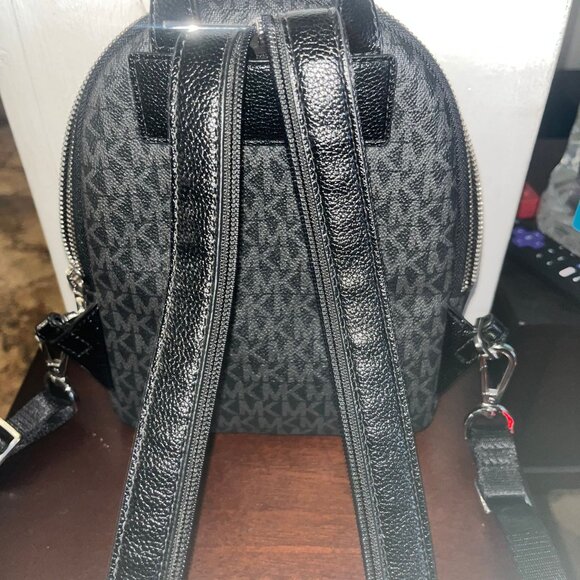 Michael Kors Signature Erin Logo Backpack, Lightly used - Picture 2 of 6
